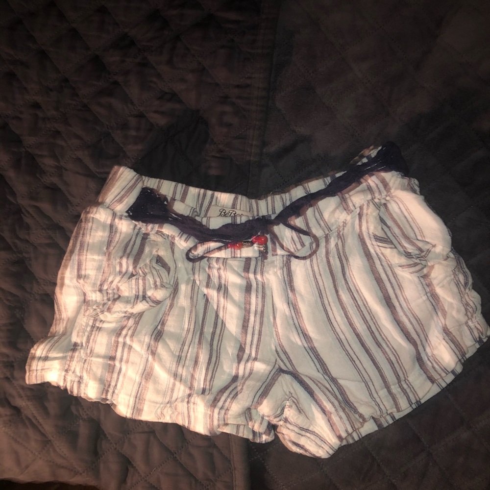Sailor style shorts with woven belt